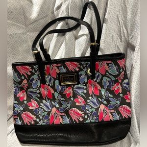 Nicole by Nicole Miller black w/flower shoulder strap purse.